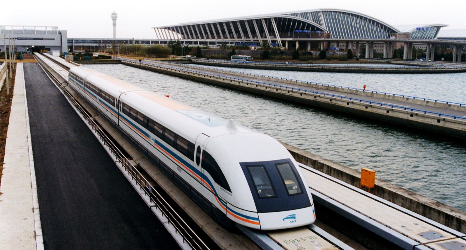 Shanghai Maglev vertrekt vanaf Pudong International Airport.