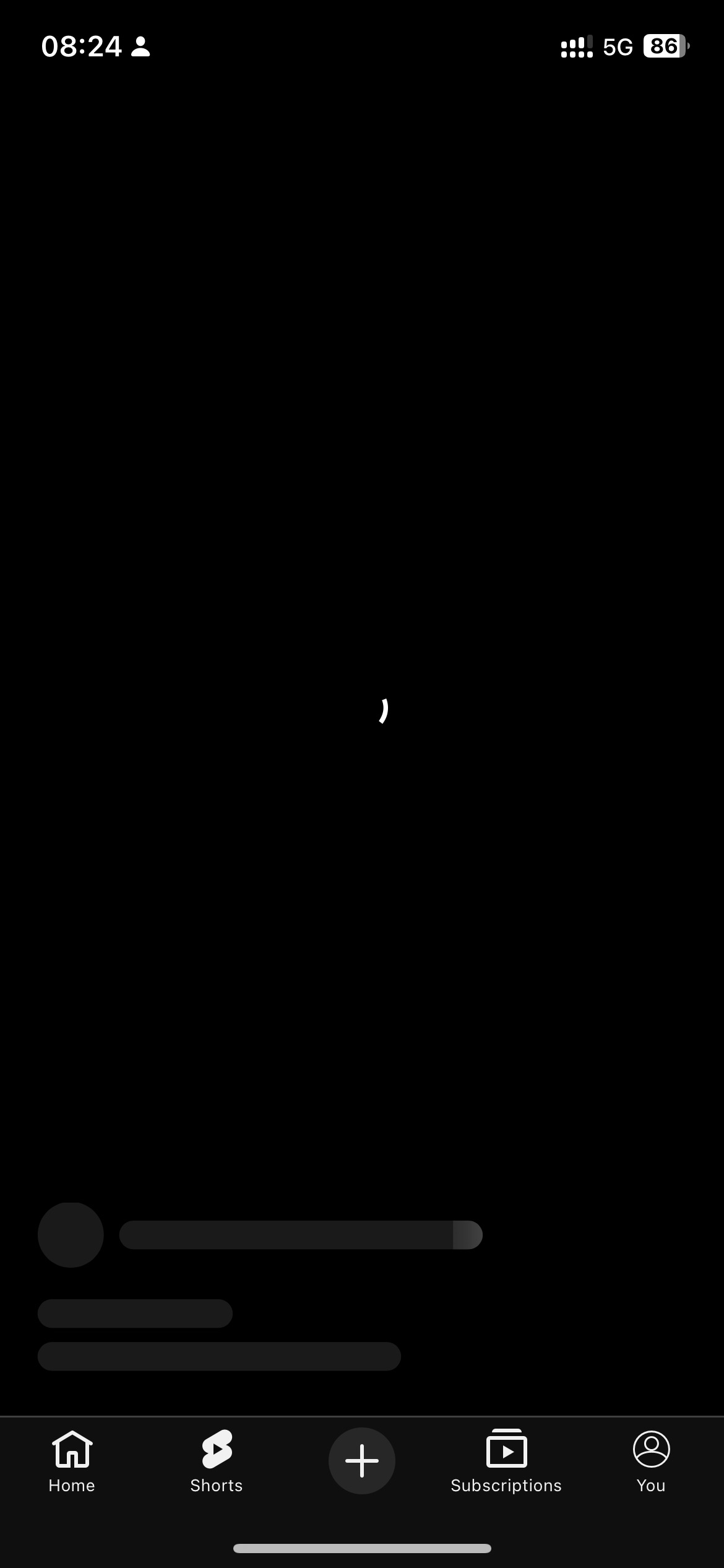 5GのYouTube Shorts。黒画面と読み込み円